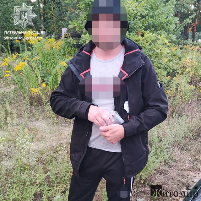 У Житомирі невідомі особи силою посадили чоловіка в багажник та поїхали геть. ФОТО