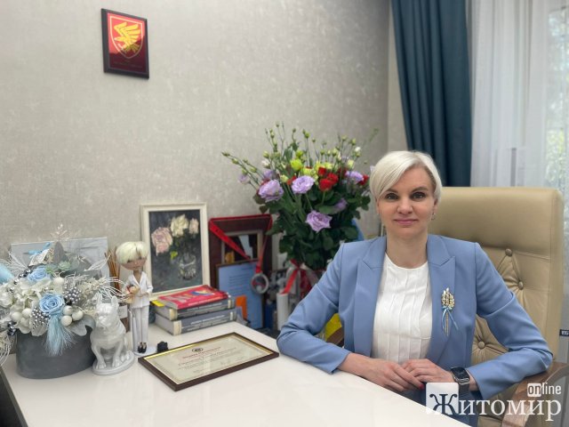 Житомирянка Тетяна Стражник привітала колег з Днем нотаріату