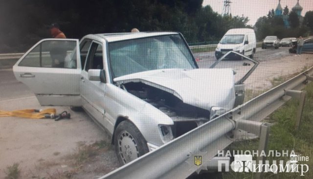 Неподалік Бердичева зіштовхнулись Kia та Mercedes: постраждали водії та 10-річна дівчинка. ФОТО