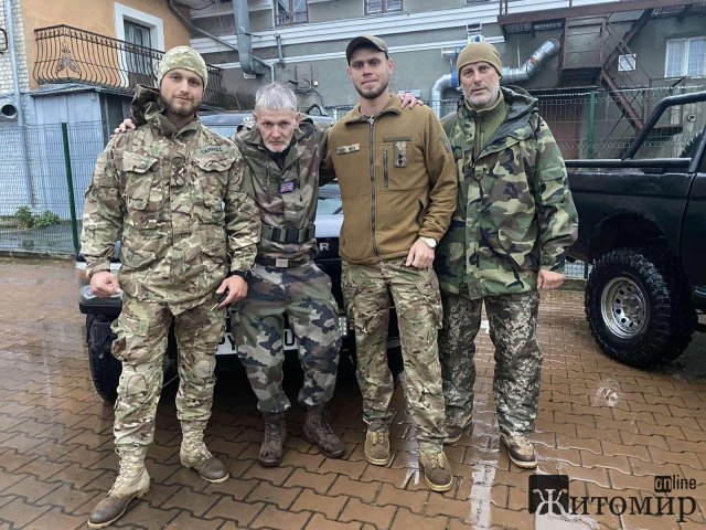 Житомирянка Тетяна Стражник розповіла про шотландця, який доставив військовим автівку з амуніцією та спорядженням. ФОТО