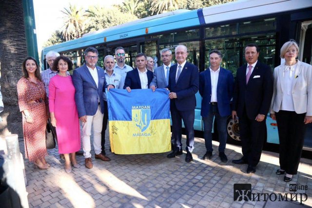 Іспанське місто передало Житомиру 2 автобуси з гуманітаркою. ФОТО