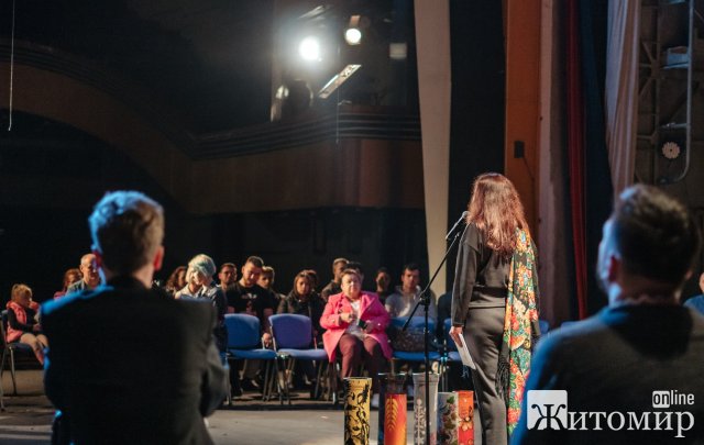 У драмтеатрі відбулась церемонія нагородження переможців І етапу Літературного марафону серед письменників України/Житомирщини. ФОТО