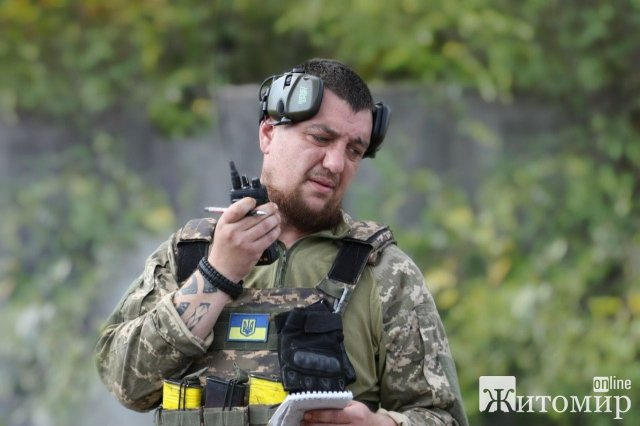 Бійці Новоград-Волинської бригади показали, як повертають окупантам снаряди, залишені ними на Ізюмському напрямку. ФОТО