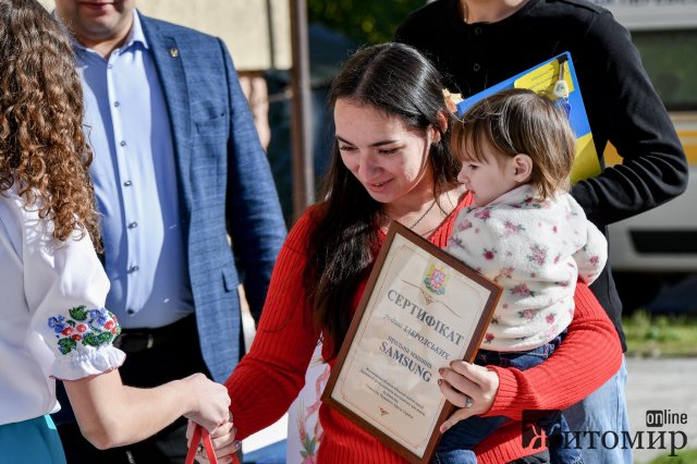 На Житомирщині переселенцям дали 8 соцквартир, які купили за кошти держбюджету. ФОТО