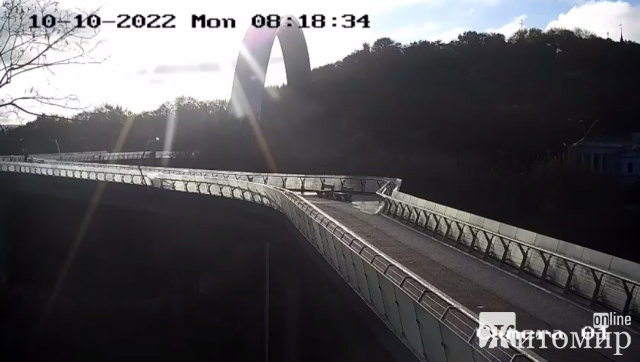 Російські терористи вдарили по мосту Кличка. ФОТО