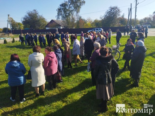 У селищі Житомирської області заклали камінь на початок будівництва скверу пам’яті «Борцям за волю і незалежність України»