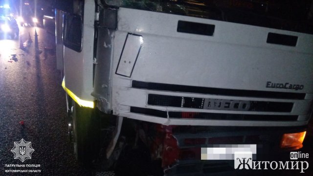 На трасі Київ-Чоп у Житомирській області - ДТП за участю автівки та пішохода. ФОТО