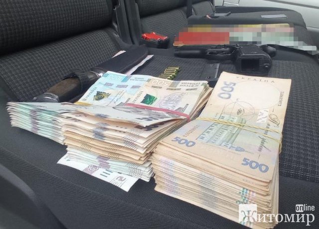 У Вінниці затримали чоловіків, які тримали в підвалі та вимагали 230 тис. грн у жителя Житомирської області. ФОТО. ВІДЕО