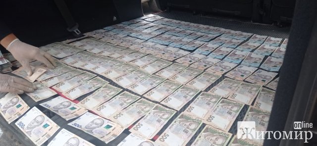 У Вінниці затримали чоловіків, які тримали в підвалі та вимагали 230 тис. грн у жителя Житомирської області. ФОТО. ВІДЕО