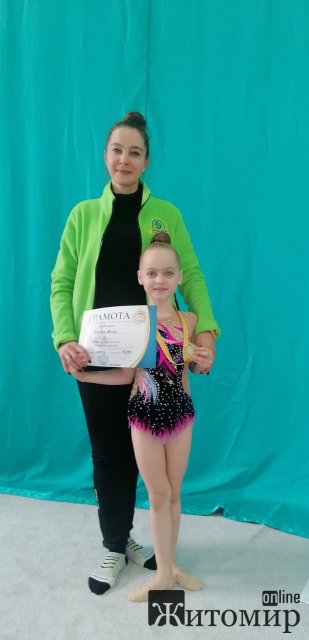 Юні житомирські гімнастки взяли участь чемпіонаті з художньої гімнастики «З Україною в серці» на підтримку ЗСУ в Хмельницькому