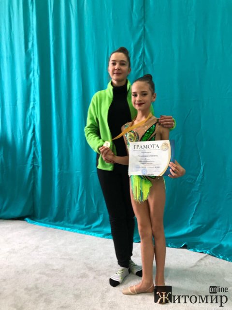 Юні житомирські гімнастки взяли участь чемпіонаті з художньої гімнастики «З Україною в серці» на підтримку ЗСУ в Хмельницькому
