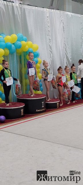 Юні житомирські гімнастки взяли участь чемпіонаті з художньої гімнастики «З Україною в серці» на підтримку ЗСУ в Хмельницькому