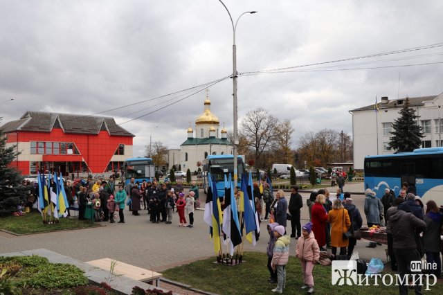 У місті на півночі Житомирщини провели благодійний ярмарок на підтримку ЗСУ. ФОТО