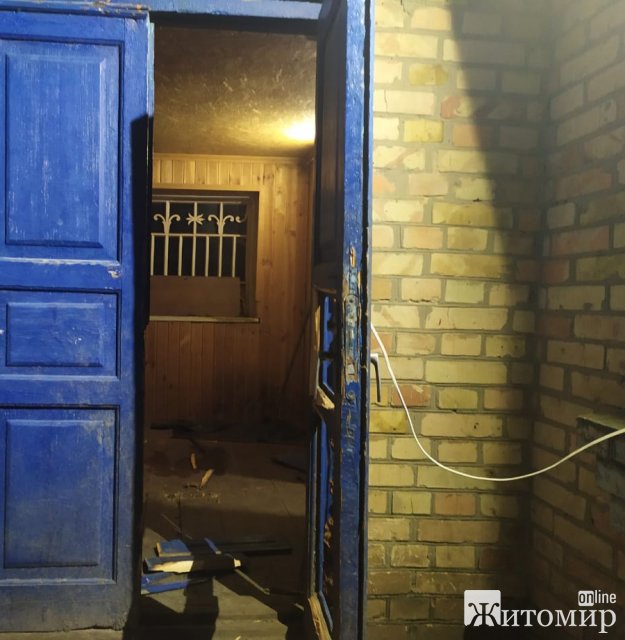 У селі Брусилівської громади з будинку чоловіка викрали телевізор: поліція розшукала злодія. ФОТО