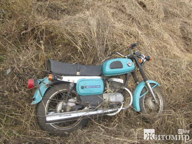 Житель Житомирської області з 15-річним спільником викрали два мотоцикли із чужого дачі та заховали в сіні. ФОТО