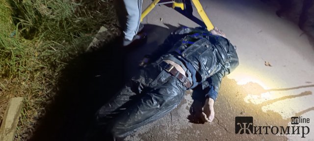 У Бердичеві з водойми "виловили" тіло чоловіка. ФОТО