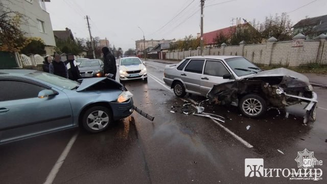 У Житомирі за вихідні сталося 19 ДТП, 2 з яких – з потерпілими. ФОТО