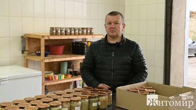 За пів року двоє любарчан виготовили для військових ЗСУ майже 15 000 банок м