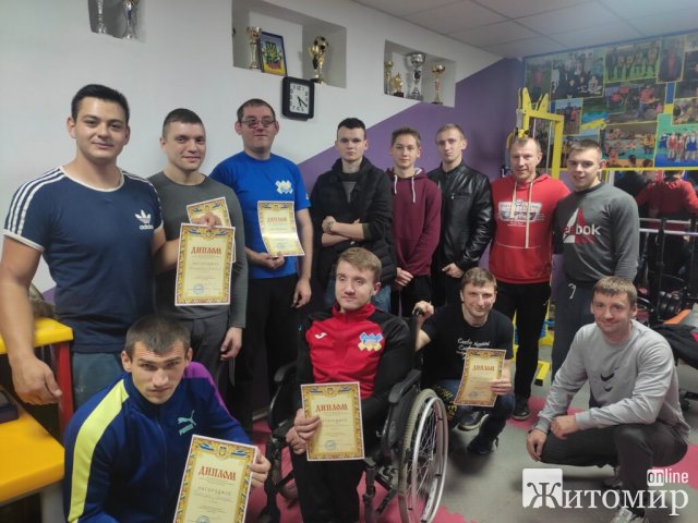 На Житомирщині пройшли чемпіонати області з пара-армрестлінгу та пауерліфтингу. ФОТО