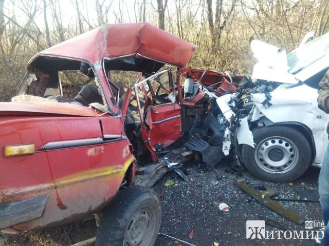 На вихідних у Житомирській області ВАЗ зіштовхнувся з Сitroen, а Daewoo з MAN, є постраждалі. ФОТО
