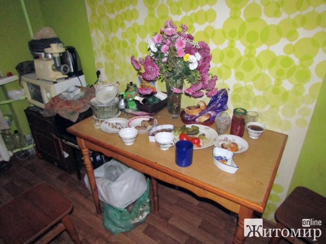У Житомирі під час святкування дня народження чоловік вбив знайому та поранив її подругу. ФОТО