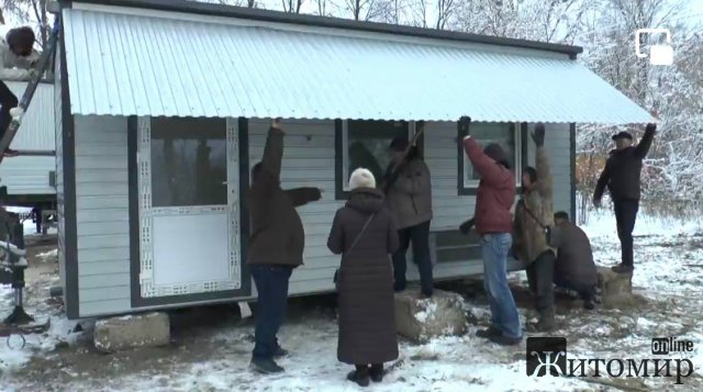 Неподалік Коростеня облаштовують модульні будиночки для переселенців. ФОТО