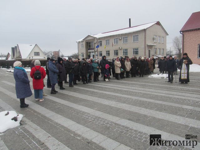 У селищі Житомирської області відкрили меморіальну дошку загиблим воїнам в російсько-українській війні. ФОТО