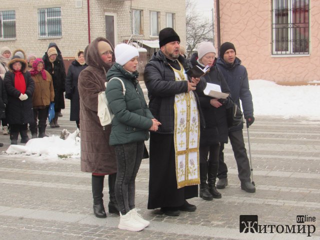 У селищі Житомирської області відкрили меморіальну дошку загиблим воїнам в російсько-українській війні. ФОТО
