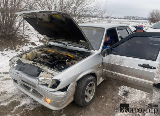 На Житомирщині молодик крав ВАЗ із подвір’я односельця, щоб «поїхати у справах» і розбив його