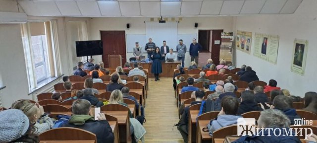 У Житомирській політехніці відбувся благодійний чемпіонат області із шахів. ФОТО