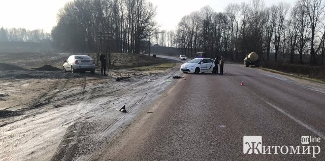 На дорозі в Житомирській області Hyundai збив велосипедиста, постраждалий помер у лікарніє. ФОТО