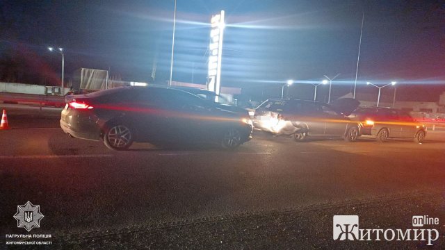 Увечері біля Житомира сталася ДТП з потерпілими. ФОТО