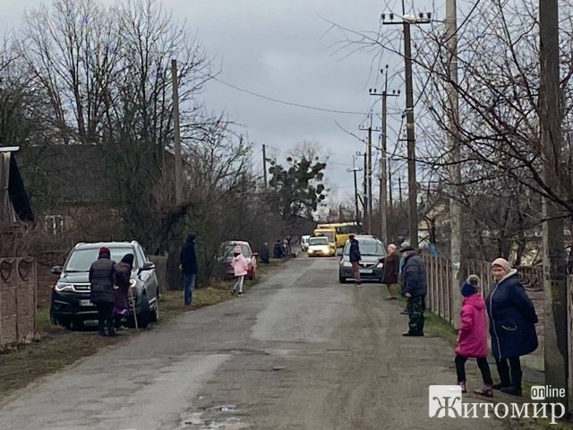 На Малинщині прощались з військовим Миколою Сотніченком, який загинув під Ізюмом в серпні. ФОТО