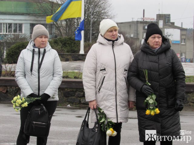 На Малинщині прощались з військовим Миколою Сотніченком, який загинув під Ізюмом в серпні. ФОТО