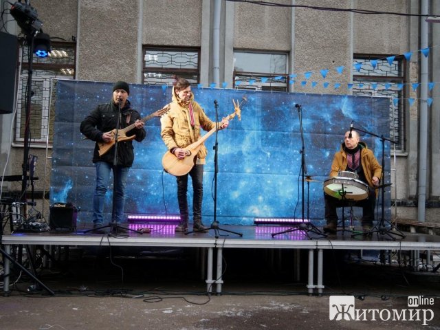 Фольклорний фестиваль колядок і щедрівок "Янголи віншують" у Житомирі. ФОТО