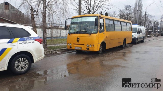 У Житомирі патрульні з Укртрансбезпекою перевіряли громадський транспорт. ФОТО