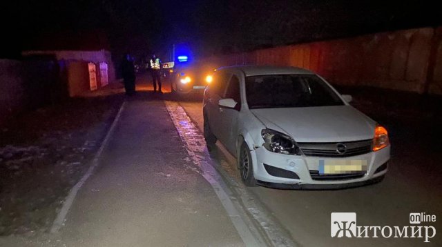 У Коростені Opel на смерть збив жінку, яка переходила дорогу. ФОТО