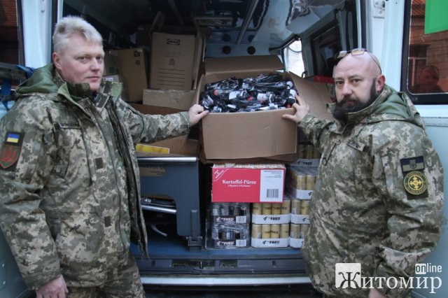 З Житомира на схід вирушила чергова допомога для захисників. ФОТО