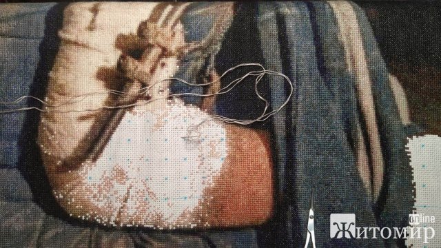 Майстриня з Житомирської області вишила портрет захисника Маріуполя Михайла Діанова. ФОТО
