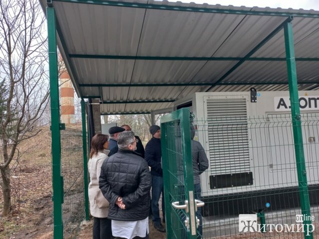 У медичному закладі Черняхівської громади завершили встановлення потужного генератора. ФОТО