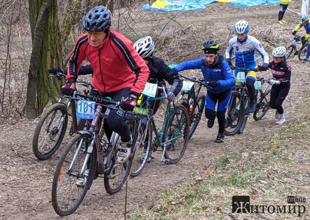На вихідних в Житомирі відбувся відкритий чемпіонат області з велокросу. ФОТО