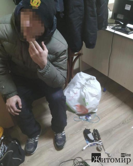 У Звягелі поліцейські викрили житомирянина у крадіжках з автомобілів. ФОТО