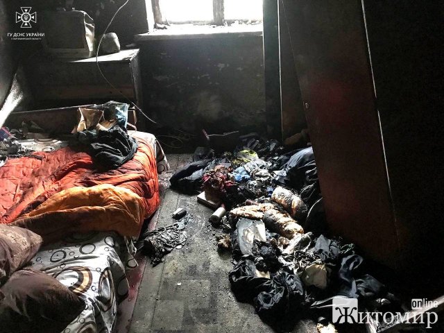 На Коростенщині рятувальники ліквідували пожежу в будинку та виявили тіло чоловіка. ФОТО