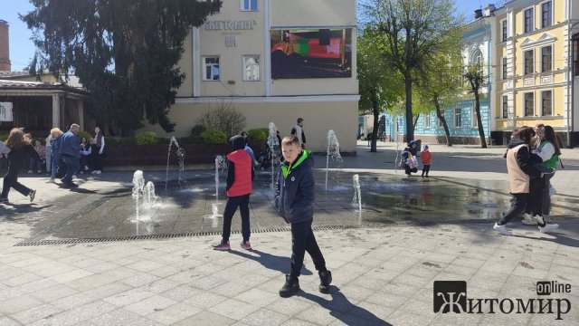 На Михайлівській в Житомирі запрацював фонтан. ФОТО