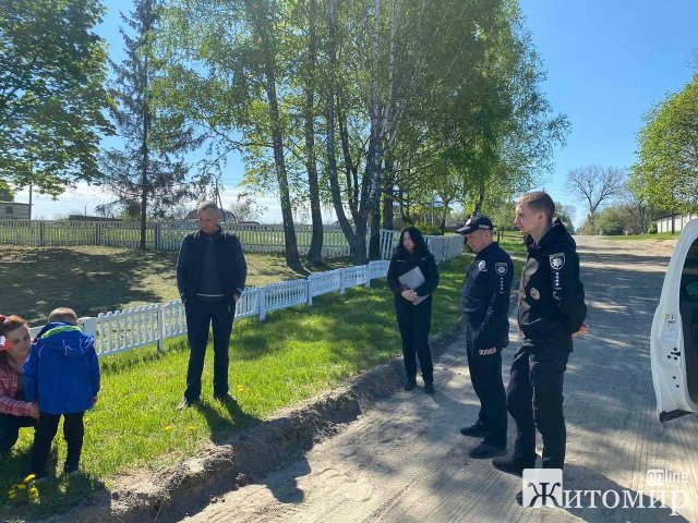 Жителі Житомирщини обурюються, що Служби у справах дітей роблять перевірки для "галочки", а не допомагають
