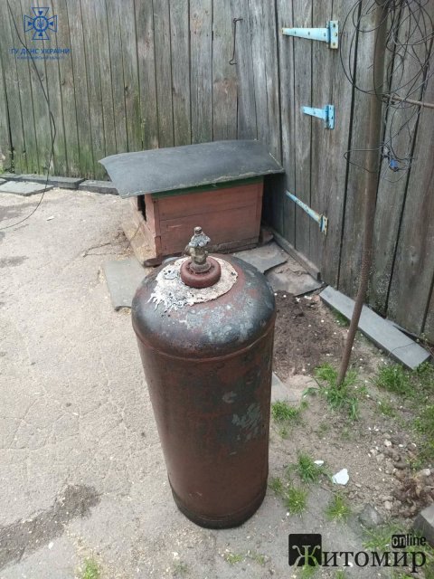 У селищі на Житомирщині під час заміни газового балона травмувався чоловік. ФОТО
