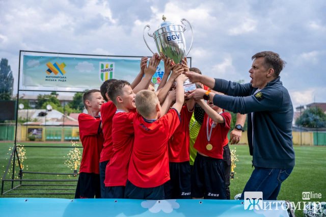 Команда житомирського ліцею №23 стала переможцем Шкільної ліги з футболу. ФОТО