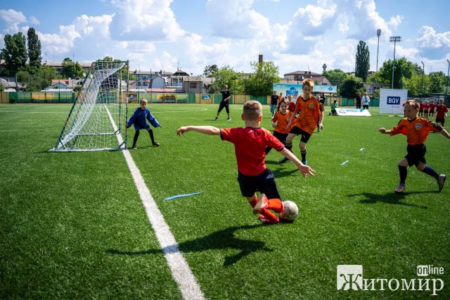 Команда житомирського ліцею №23 стала переможцем Шкільної ліги з футболу. ФОТО