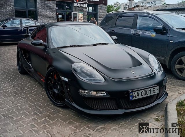 У Житомирі помітили ексклюзивний 800-сильний Porsche. ФОТО