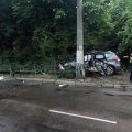 На Покровській у Житомирі Ford врізався в дерево, водій у реанімації. ФОТО